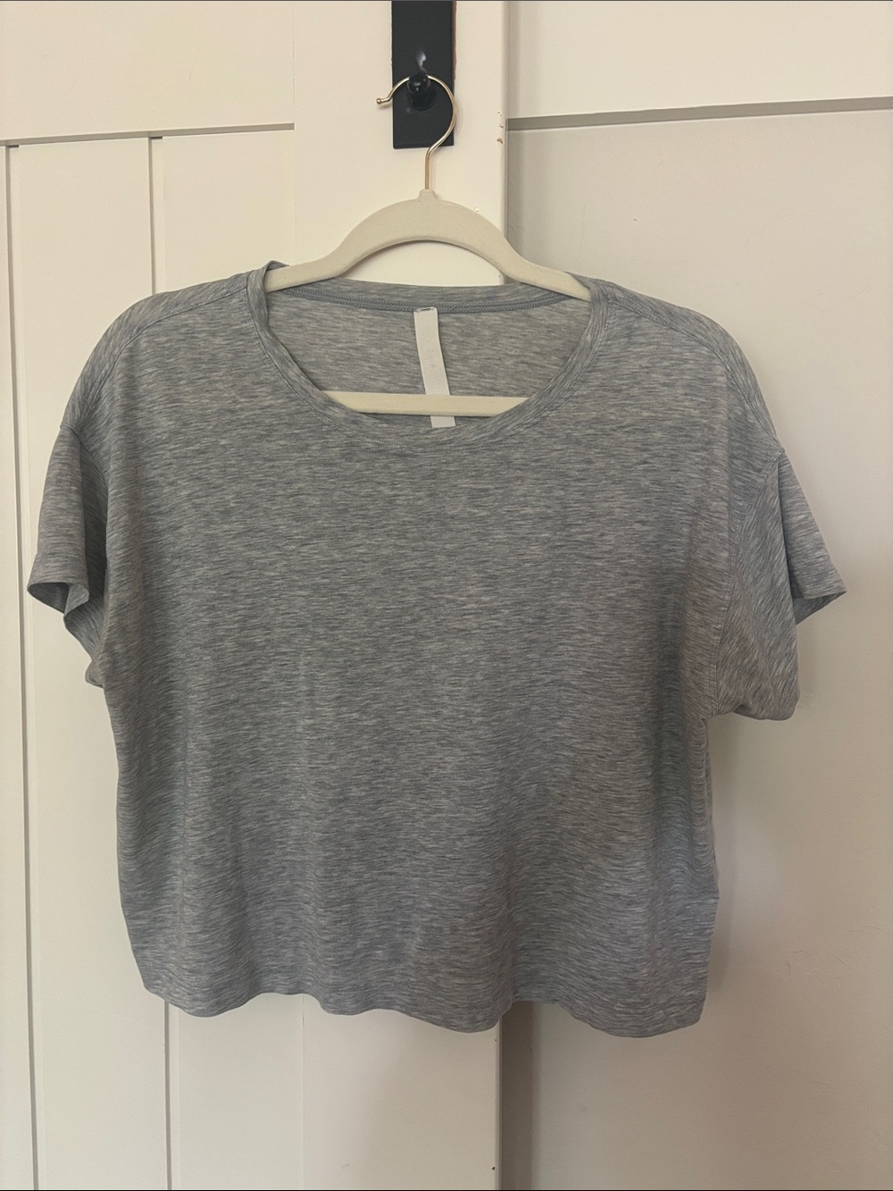 lululemon athletica Heather Grey Short Sleeve Scoop Tee